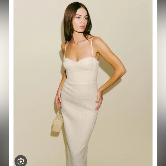 GORGEOUS Lakia dress - Reformation - Used twice - Picture 2 of 14